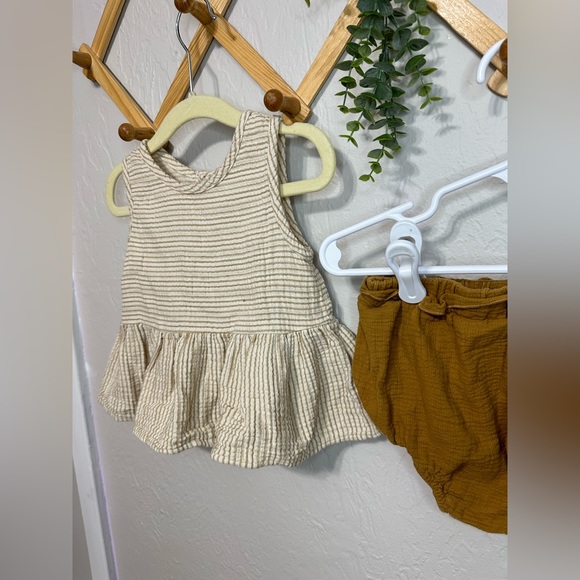 Quincy Mae Peplum Set 2-3 Year - Picture 2 of 3